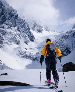 Ski free touring