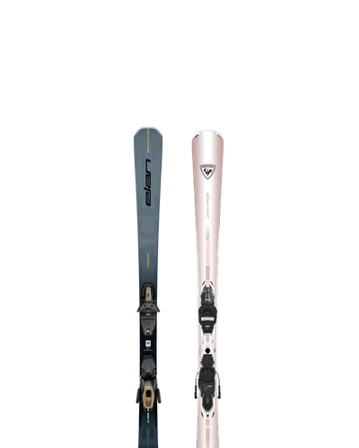 Deux skis : un Elan gris-bleu et un Rossignol rose pâle, tous deux avec fixations noires, sur fond blanc.
